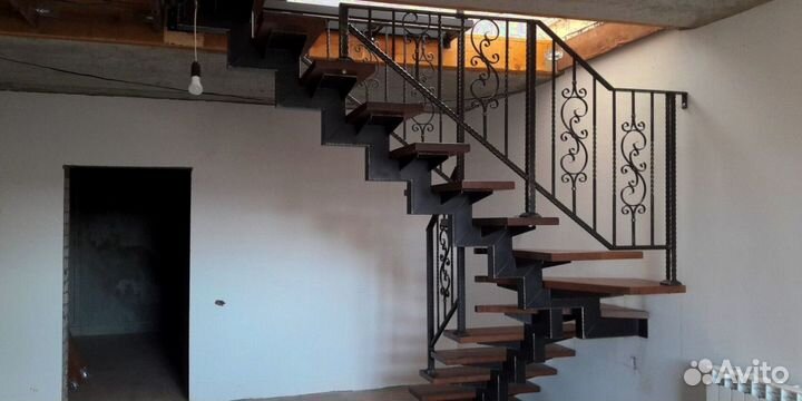 Лестница из листового металла