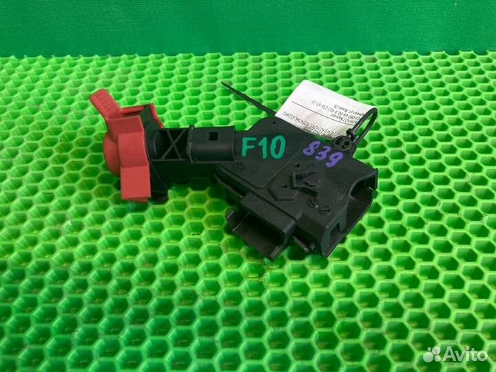 Плюсовая клемма Bmw 5 F10 N52B25 2010