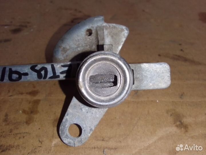 Личинка левой двери Hyundai Getz