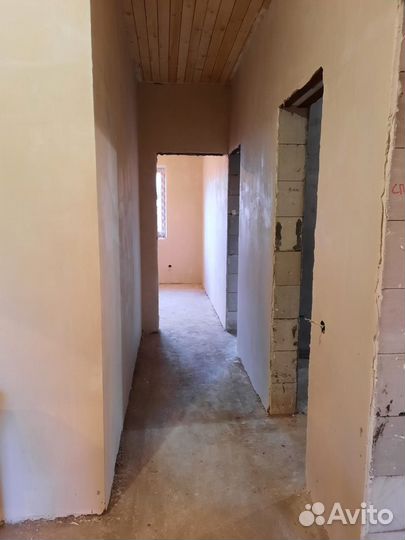 Механизированная и ручная штукатурка стен под обои