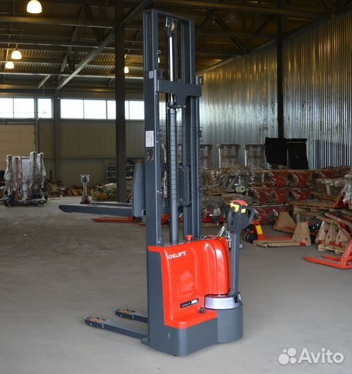 Штабелер самоходный новый