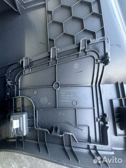 Обшивка крышки багажника Volkswagen Tiguan