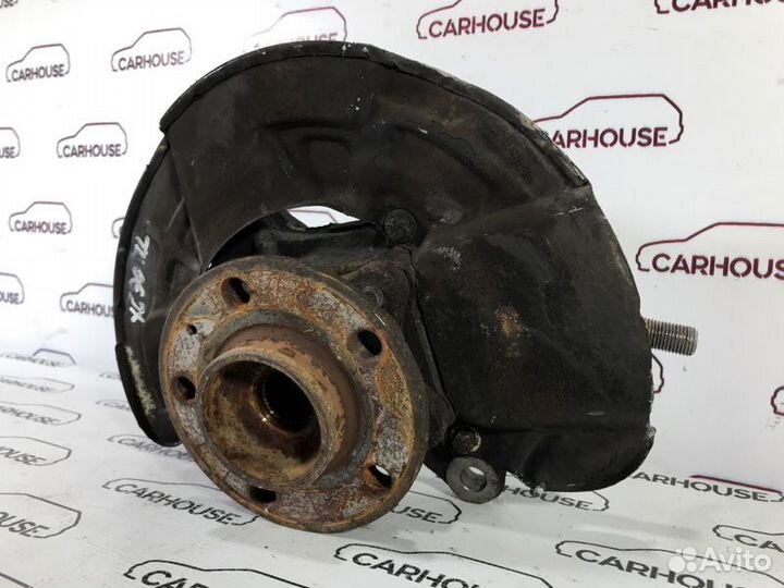 Кулак поворотный передний левый Volvo Xc90