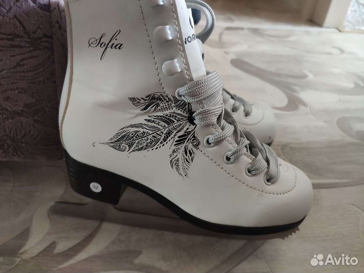 Детские ледовые коньки