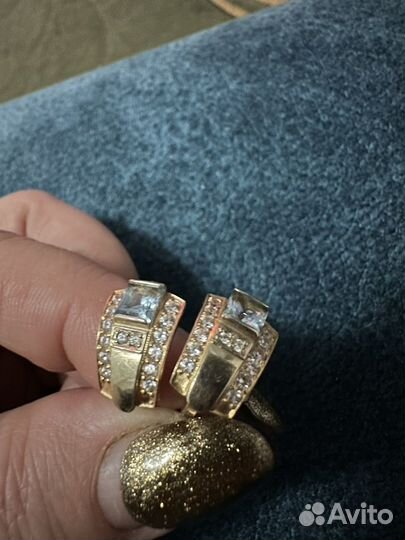 Золотые серьги с топазом