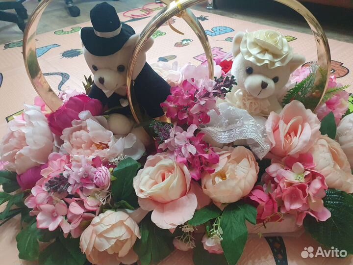 Украшение машины на свадьбу кольца, мишки, цветы