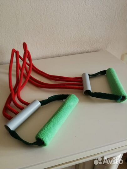 Эспандер плечевой четверной