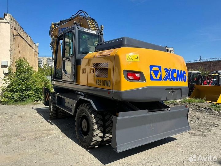 Колёсный экскаватор XCMG XE210WD, 2023