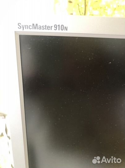 Монитор Samsung