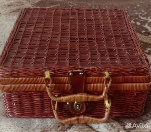 Короб плетеный для пикника