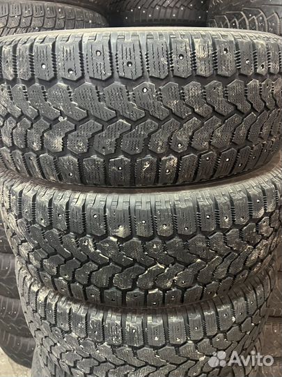 Yokohama Ice Guard F700Z 215/65 R16
