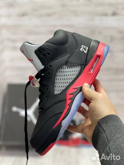 Крассовки Nike air Jordan 5