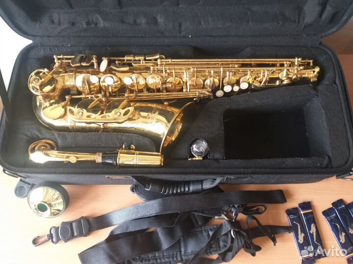 Саксофон mercury альт
