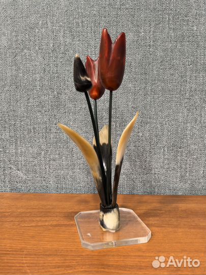 Статуэтка из кости 