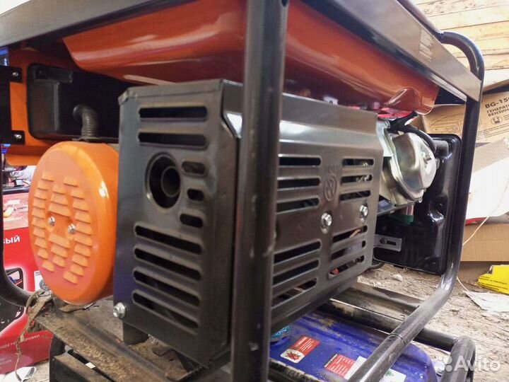 Бензиновый генератор