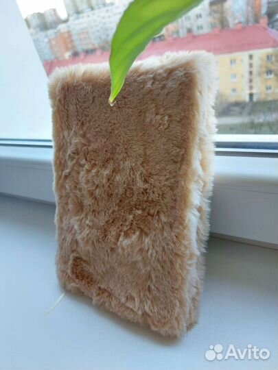 Записная книжка в меховой обложке