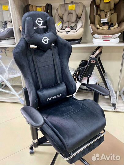 Очень крутое велюровое игровое кресло