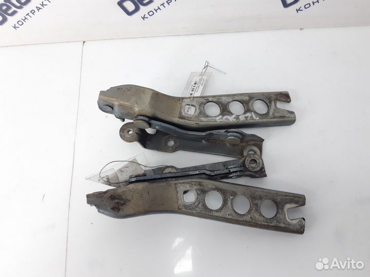 Петля капота Skoda Octavia A5 1.9 TDI BKC 2007