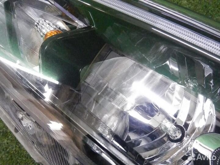 Фара левая Hyundai Tucson