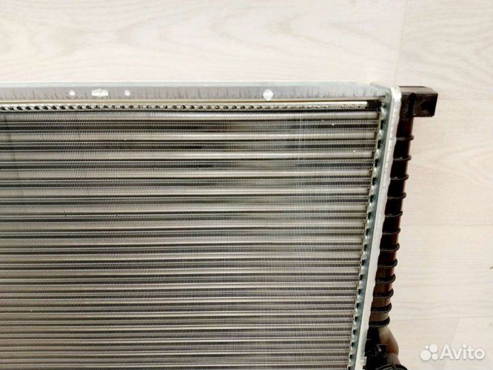 Радиатор охлаждения Bmw 5 E39 2000-2004