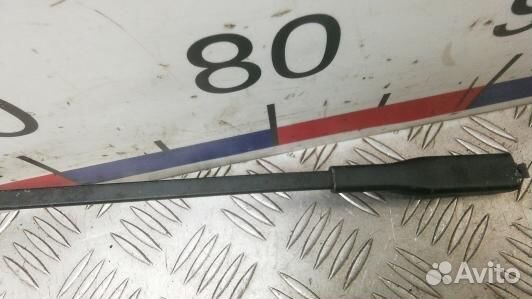 Щеткодержатель лобового стекла mercedes benz R-cla