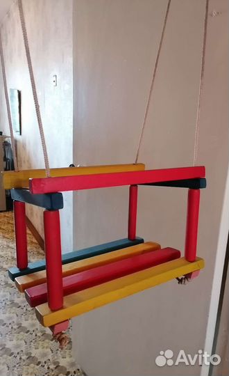 Детская качель подвесная деревянная
