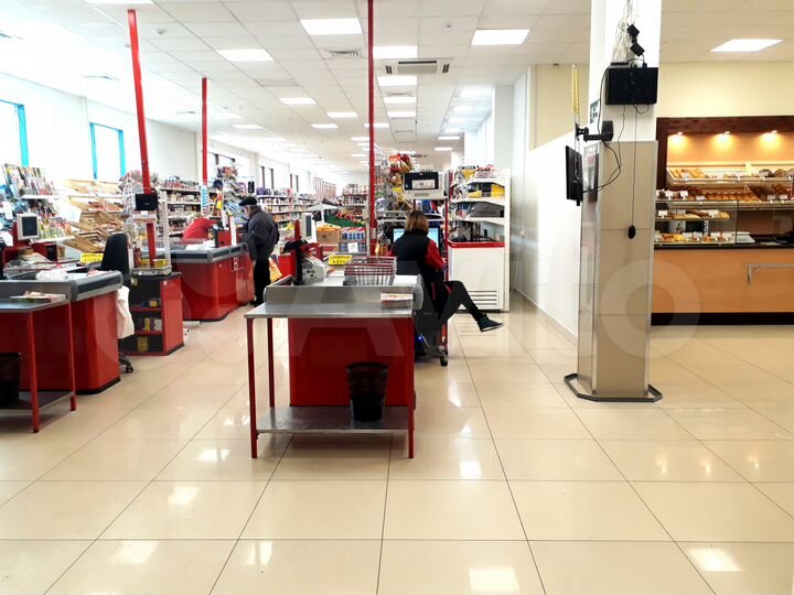 Торговое помещение, 1300 м²