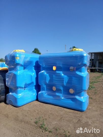 Бак прямоугольный пластиковый 2000 литров