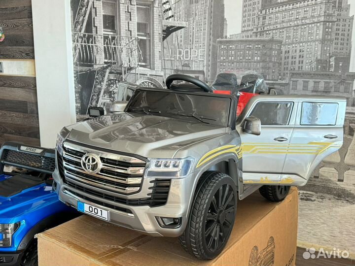 Электромобиль новый Toyota Kruser 300, 4 wd