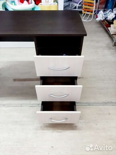 Письменный стол (новый)