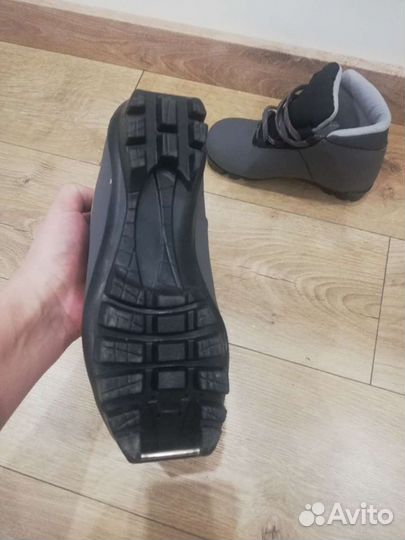 Лыжные ботинки классические 32 размер