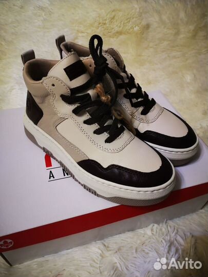 Ботинки кроссовки женские