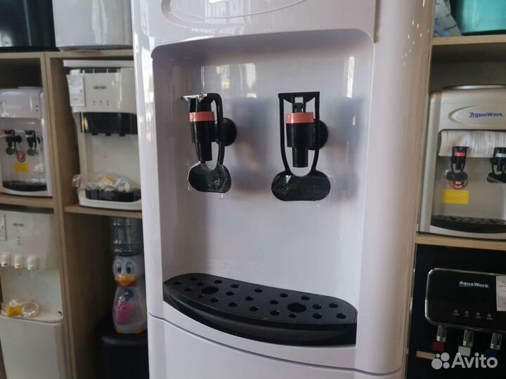 Кулер для воды диспенсер новый в упаковке