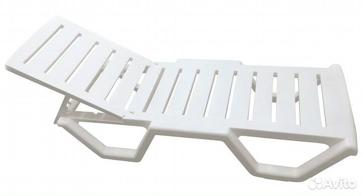 Шезлонг пластиковый