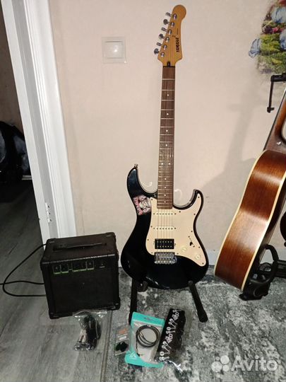 Электрогитара с комбоусилителем