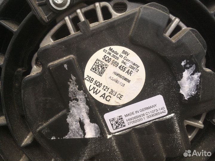 Диффузор радиаторов Skoda Karoq/ VW Tiguan