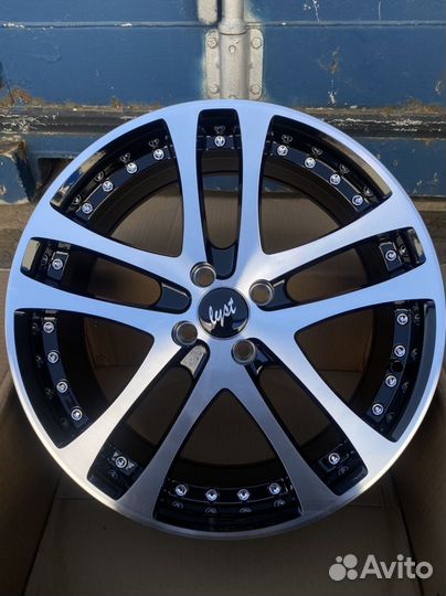 Новые диски R15 для на LADA Priora