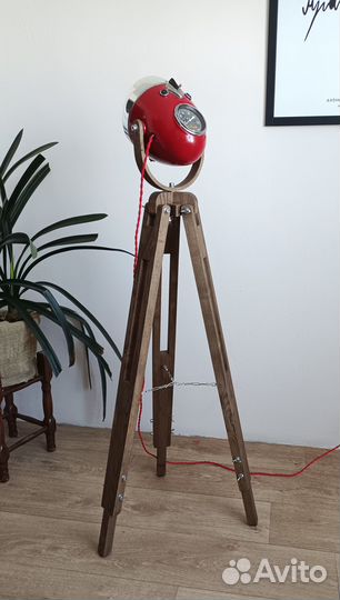 Светильник торшер тренога - лофт