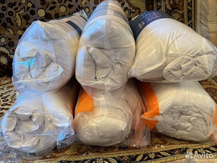 Одеяла и подушки