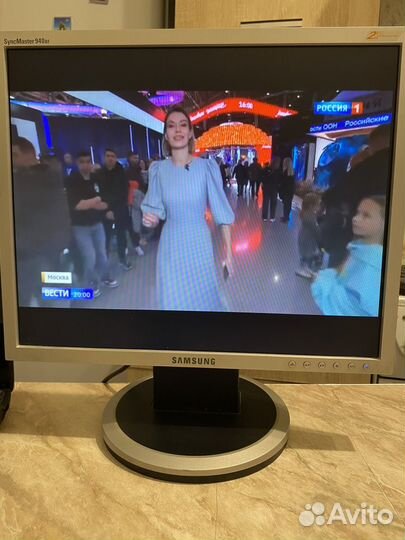 Монитор Samsung.19
