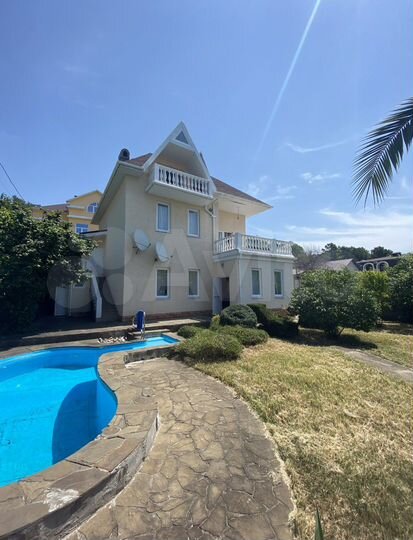 Дом 260 м² на участке 6 сот.