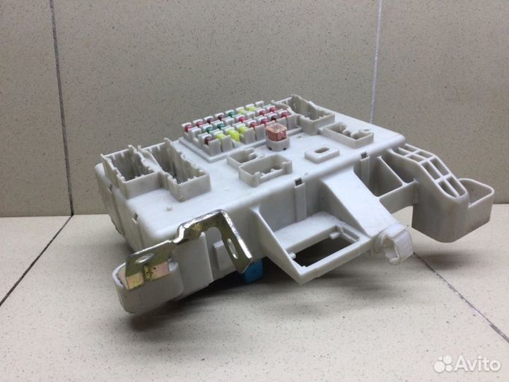 Блок предохранителей Toyota Land Cruiser Prado 120