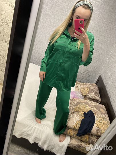 Кстюм атласный женский