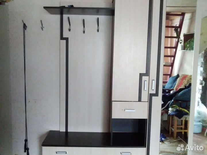 Прихожая продам