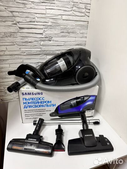 Пылесос с контейнером Samsung SC8874