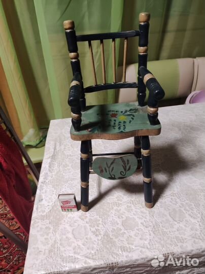 Стульчик для куклы