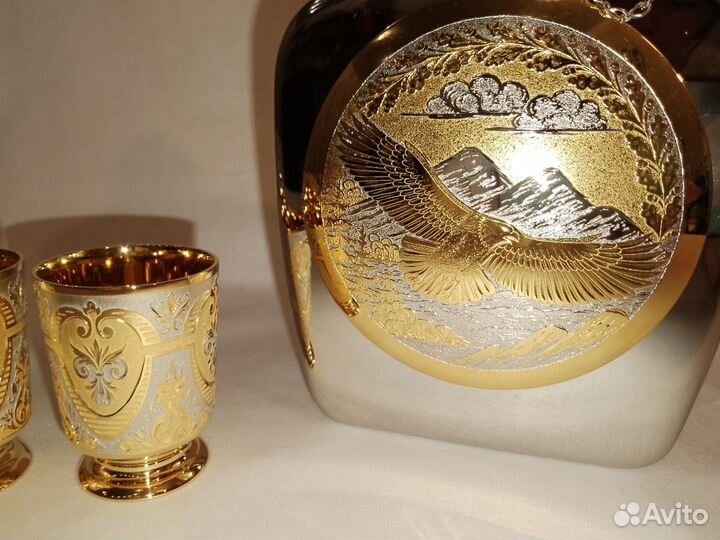 Набор фляжка и стопки