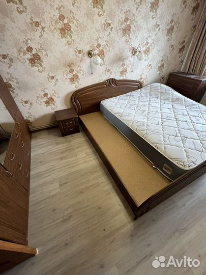 Спальный гарнитур бу