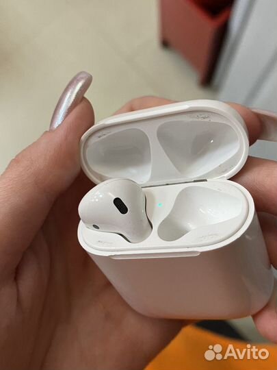 Левый наушник airpods 2 и кейс