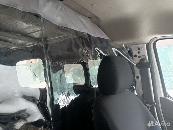 Термо шторка Nissan nv200